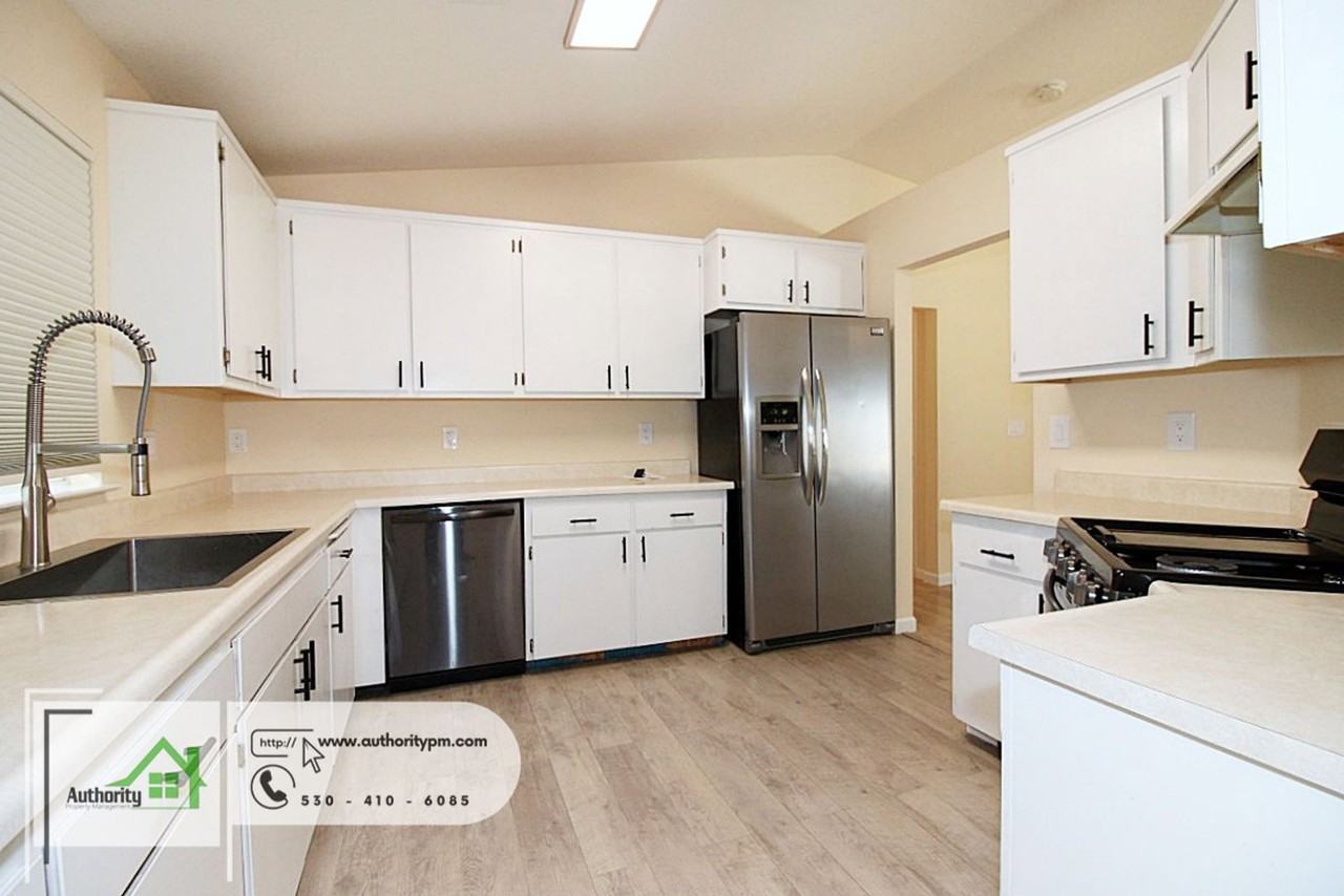 1722 Almaden Dr - Photo 6 of 26