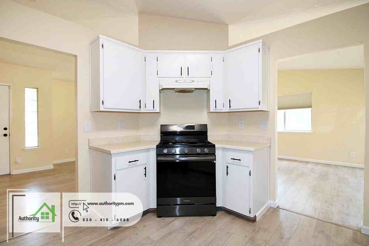 1722 Almaden Dr - Photo 7 of 26