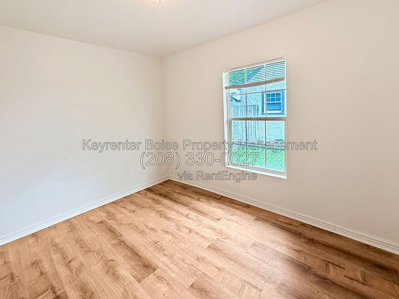 103 N Dewey Ave - Photo 2 of 11