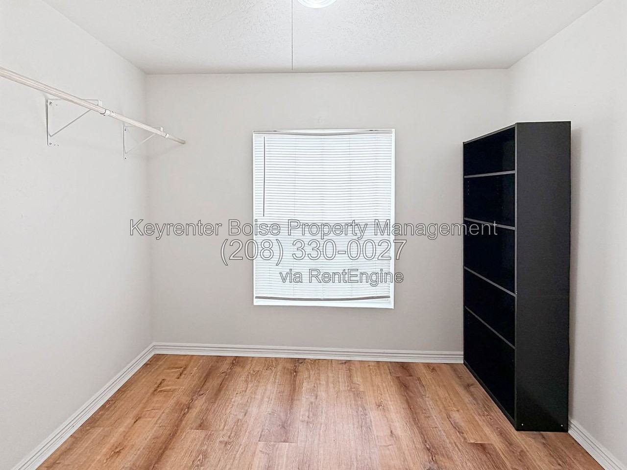 103 N Dewey Ave - Photo 4 of 11
