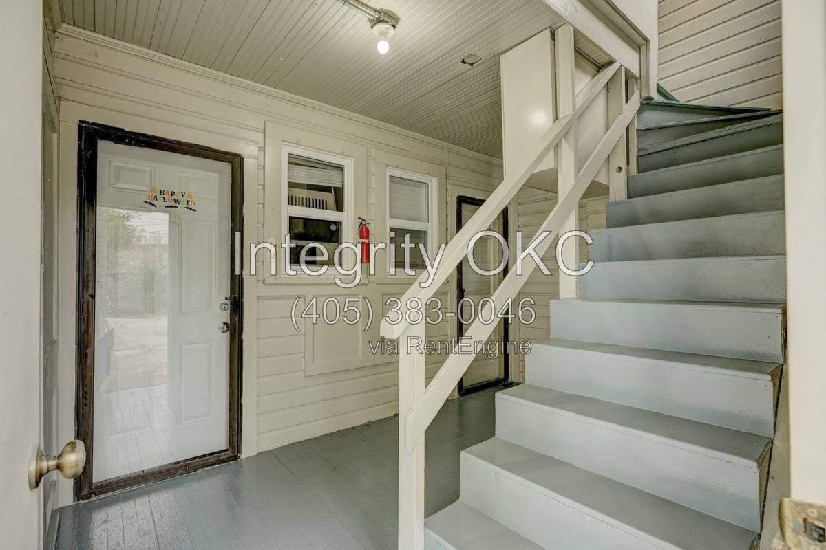 1507 1 2 NW 17th St - Photo 3 of 10