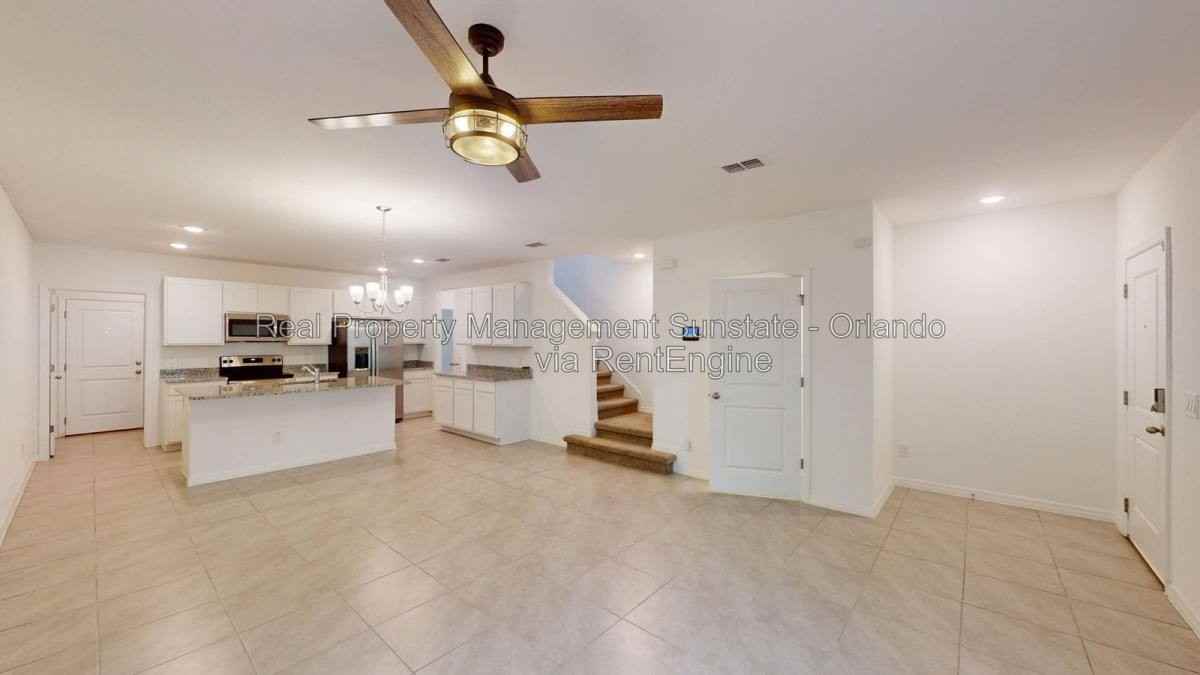 648 Belgrove St - Photo 5 of 10