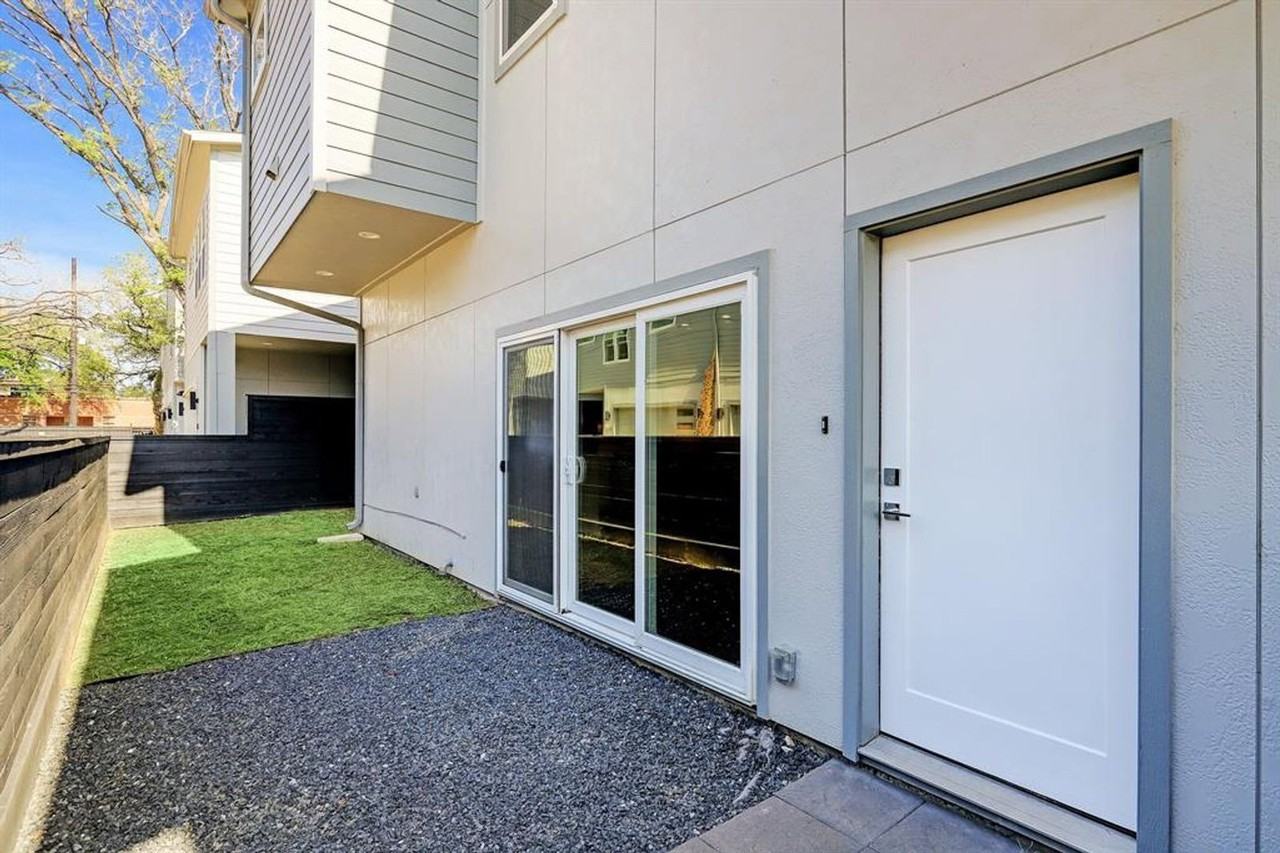 1906 Jack Oak Ave - Photo 2 of 28