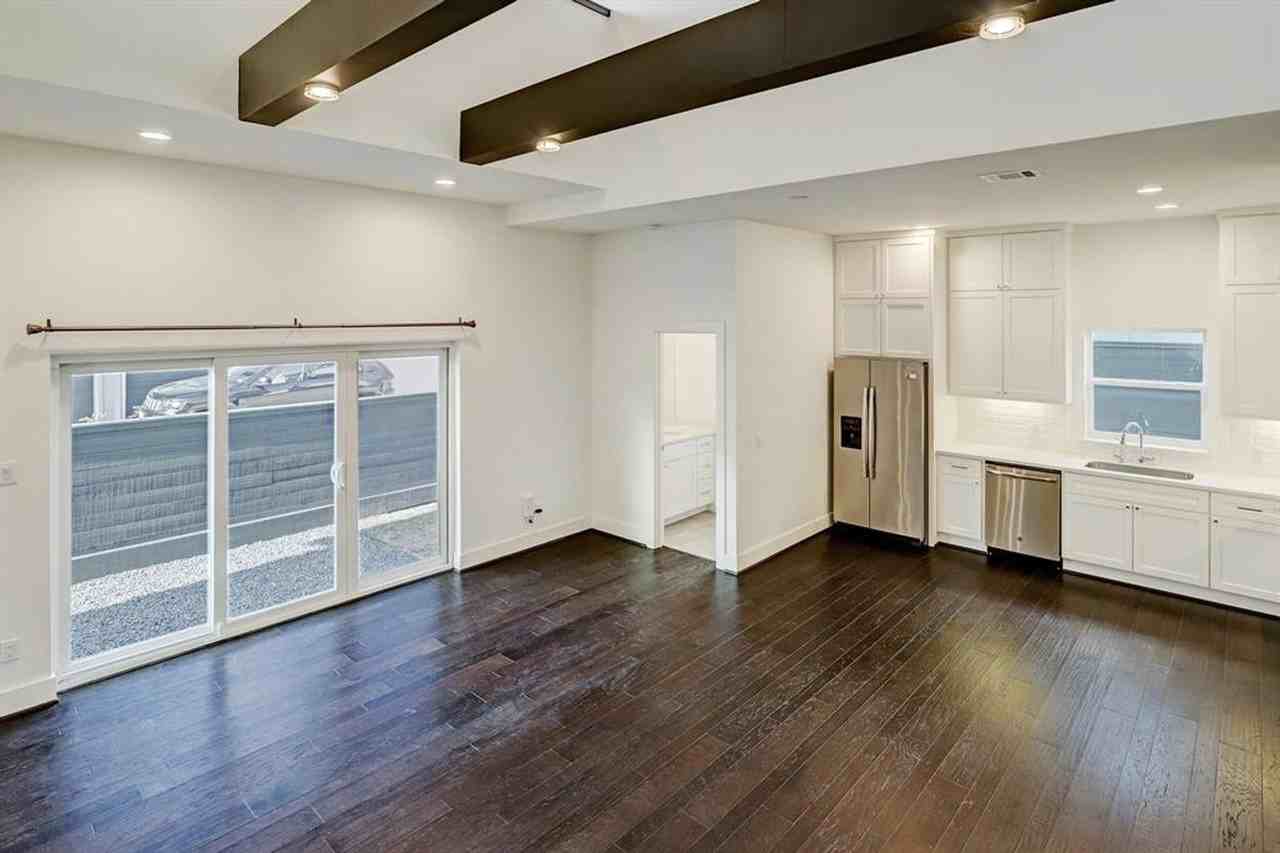 1906 Jack Oak Ave - Photo 5 of 28