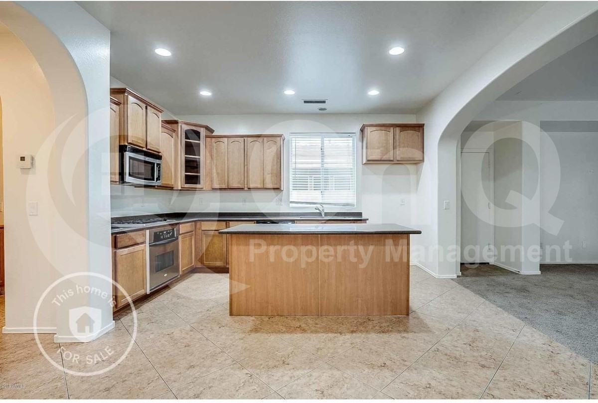 1195 E Gail Dr - Photo 4 of 14
