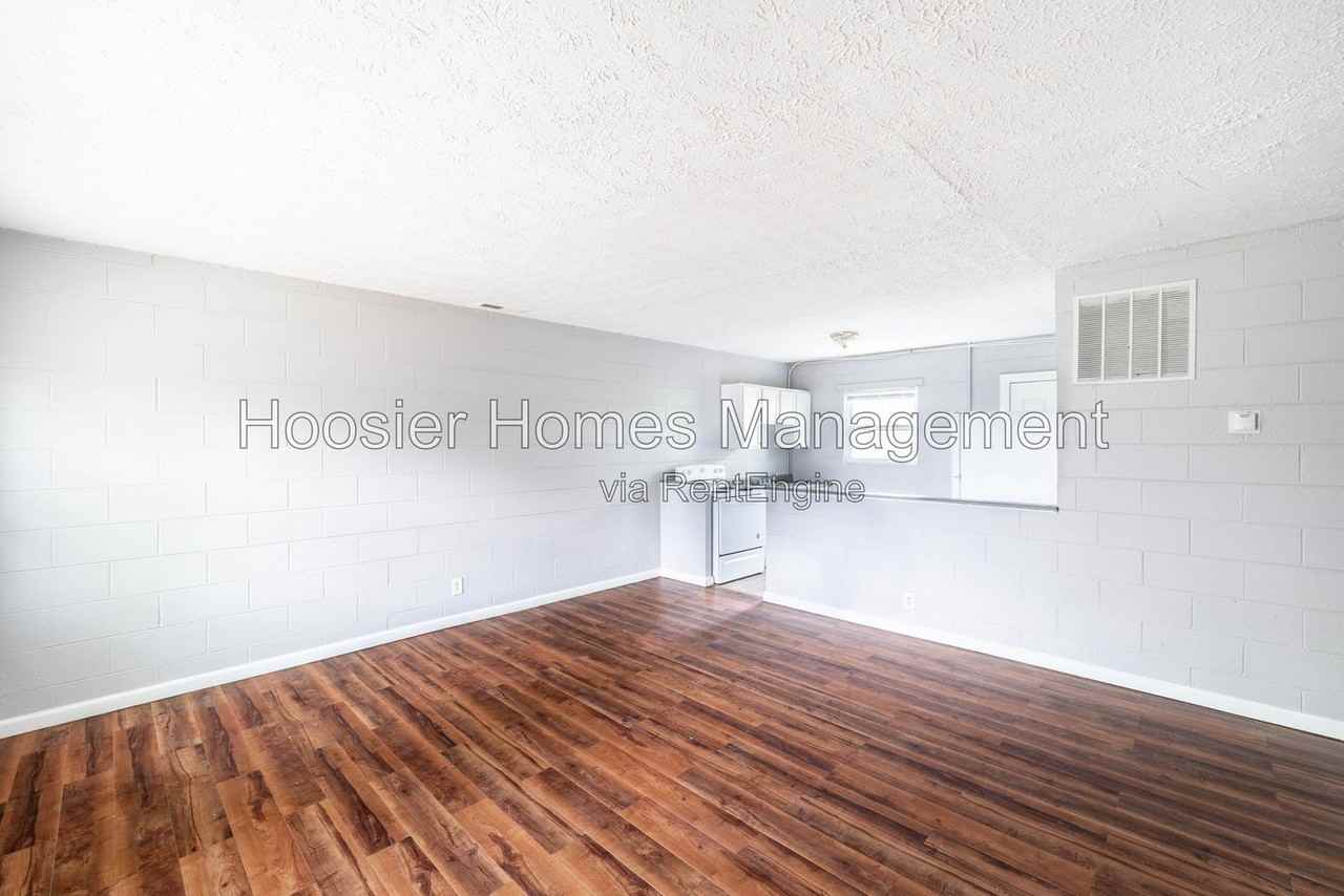 1254 W 23rd St #4 - Photo 3 of 22