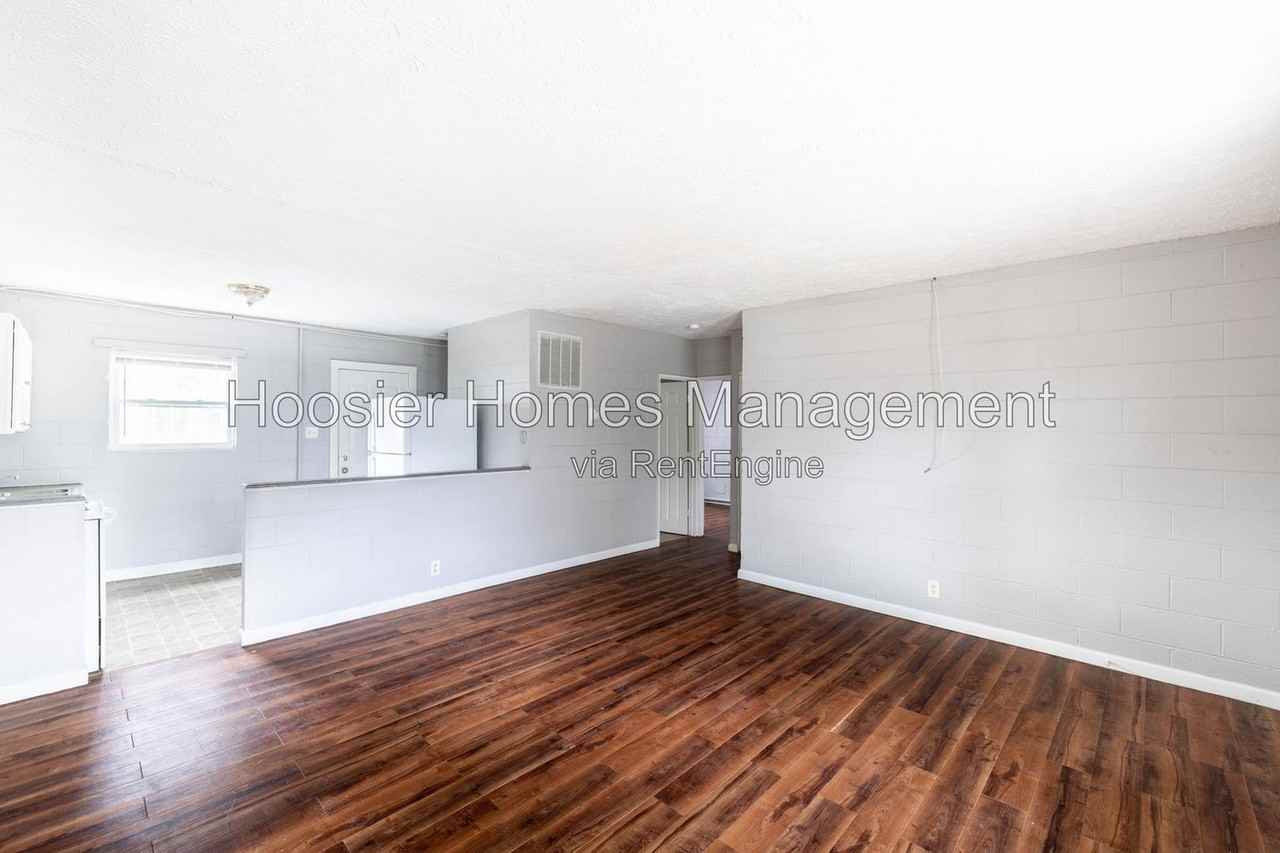 1254 W 23rd St #4 - Photo 4 of 22