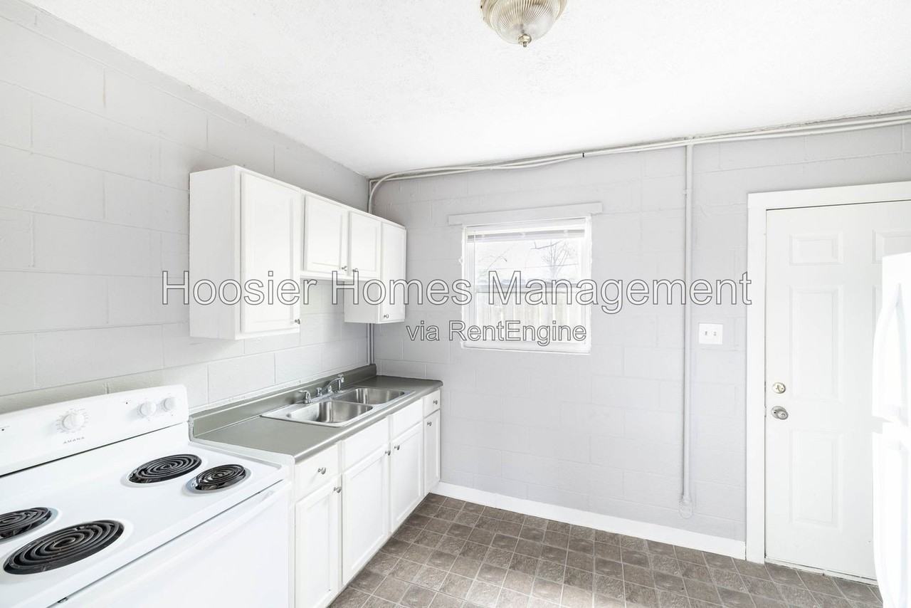 1254 W 23rd St #4 - Photo 7 of 22
