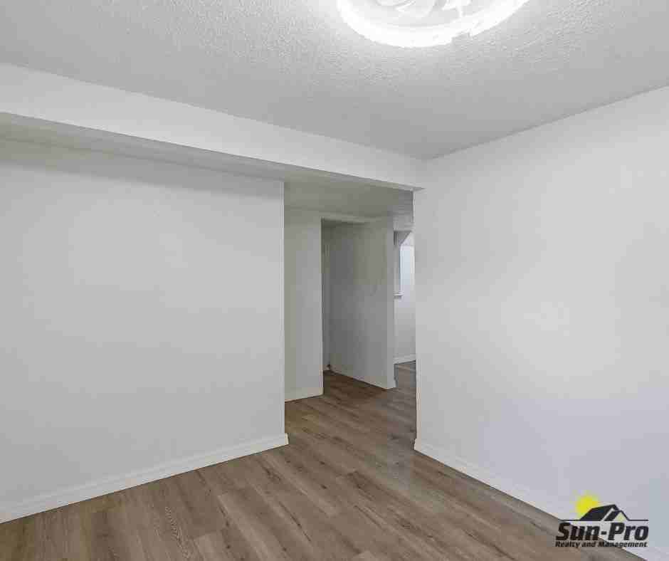 215 Live Oak Ave #1 - Photo 3 of 20