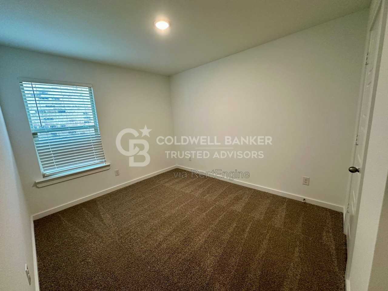 614 14th St - Photo 7 of 11