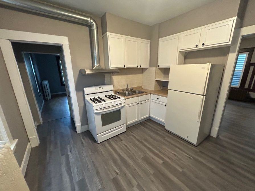 1213 S 72nd St - Photo 6 of 20