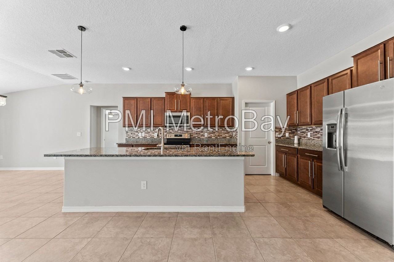 9703 Sage Creek Dr - Photo 3 of 50