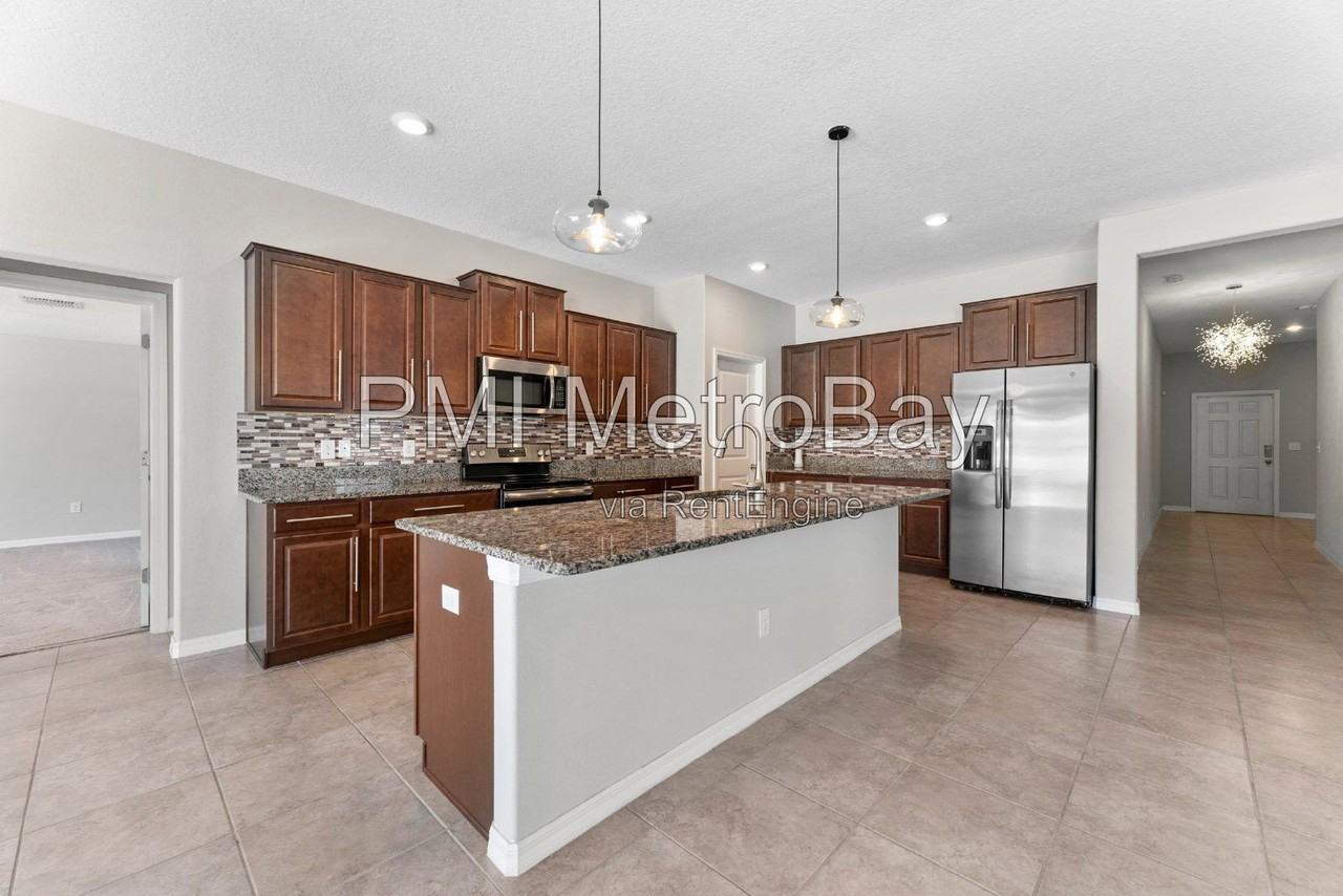 9703 Sage Creek Dr - Photo 4 of 50