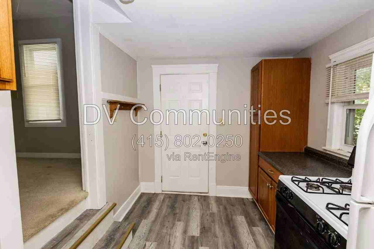 4488 W 149th St - Photo 5 of 14