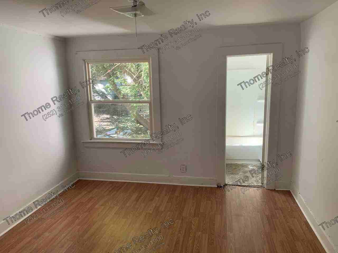 1316 Clark St - Photo 3 of 20