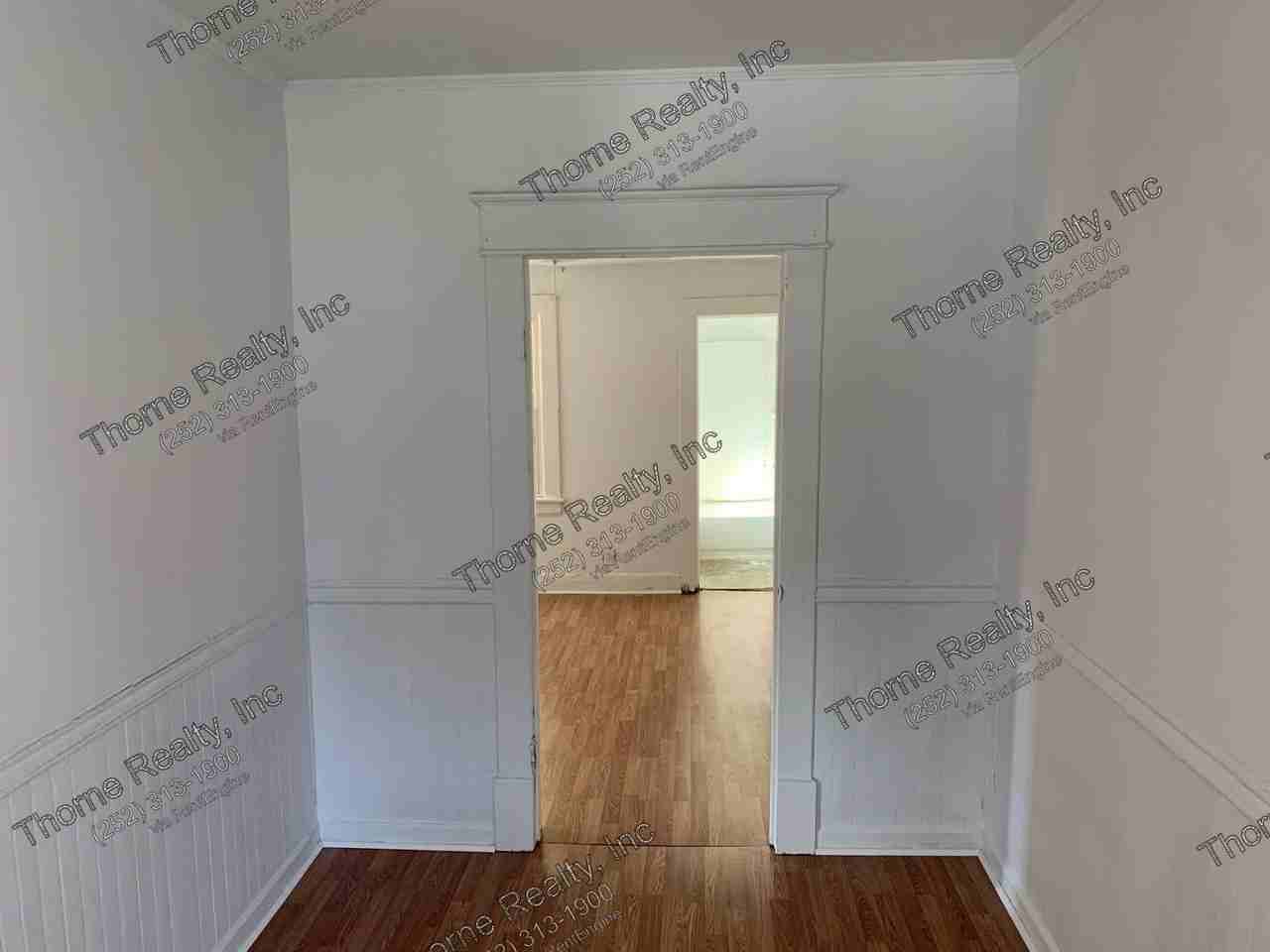 1316 Clark St - Photo 5 of 20