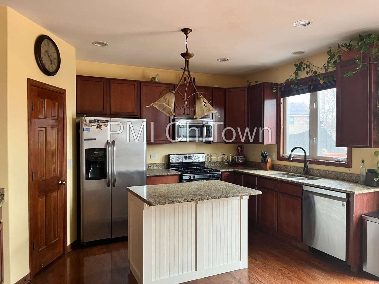 2050 Rockland Dr - Photo 6 of 14