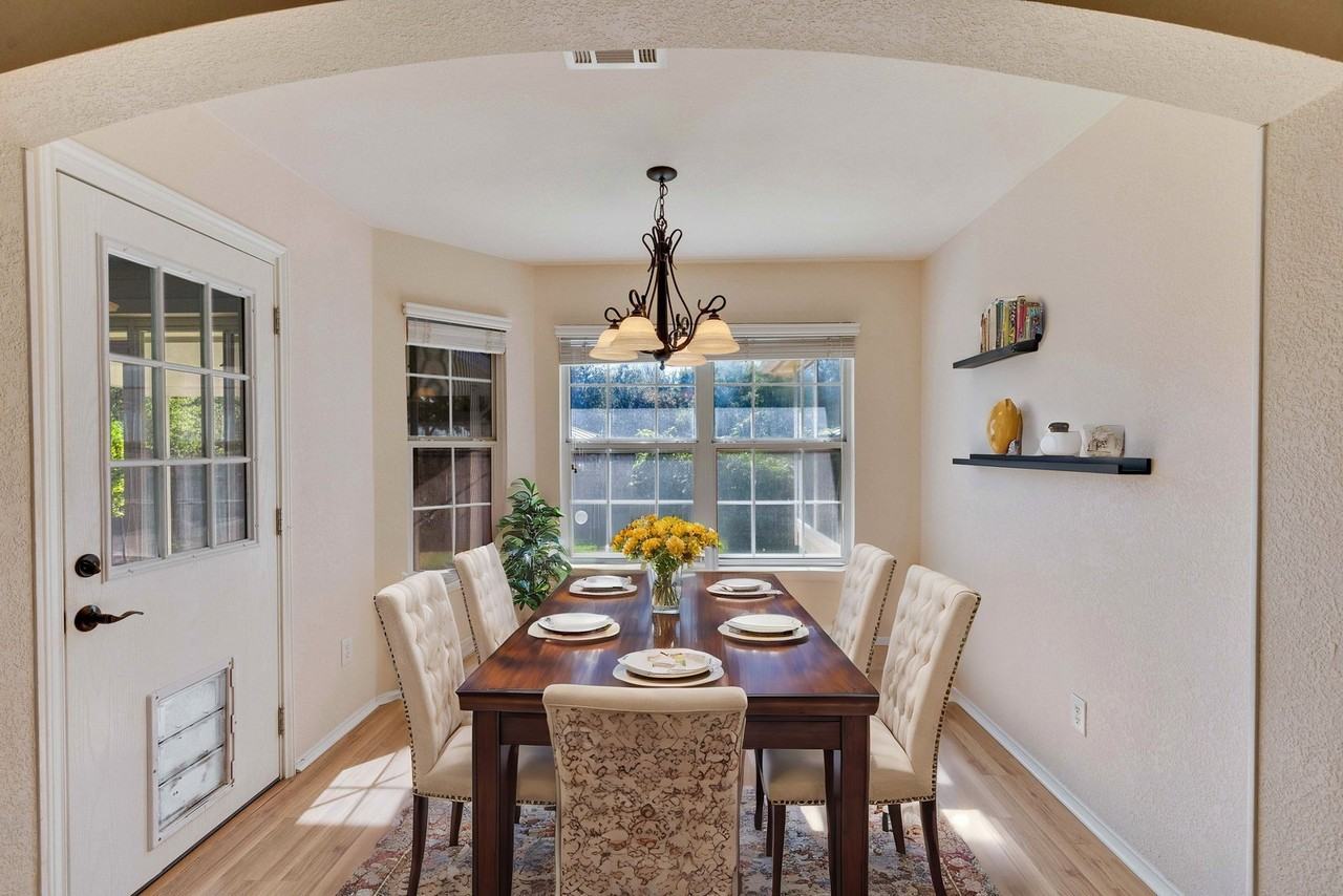 2901 Warwick Way - Photo 3 of 50