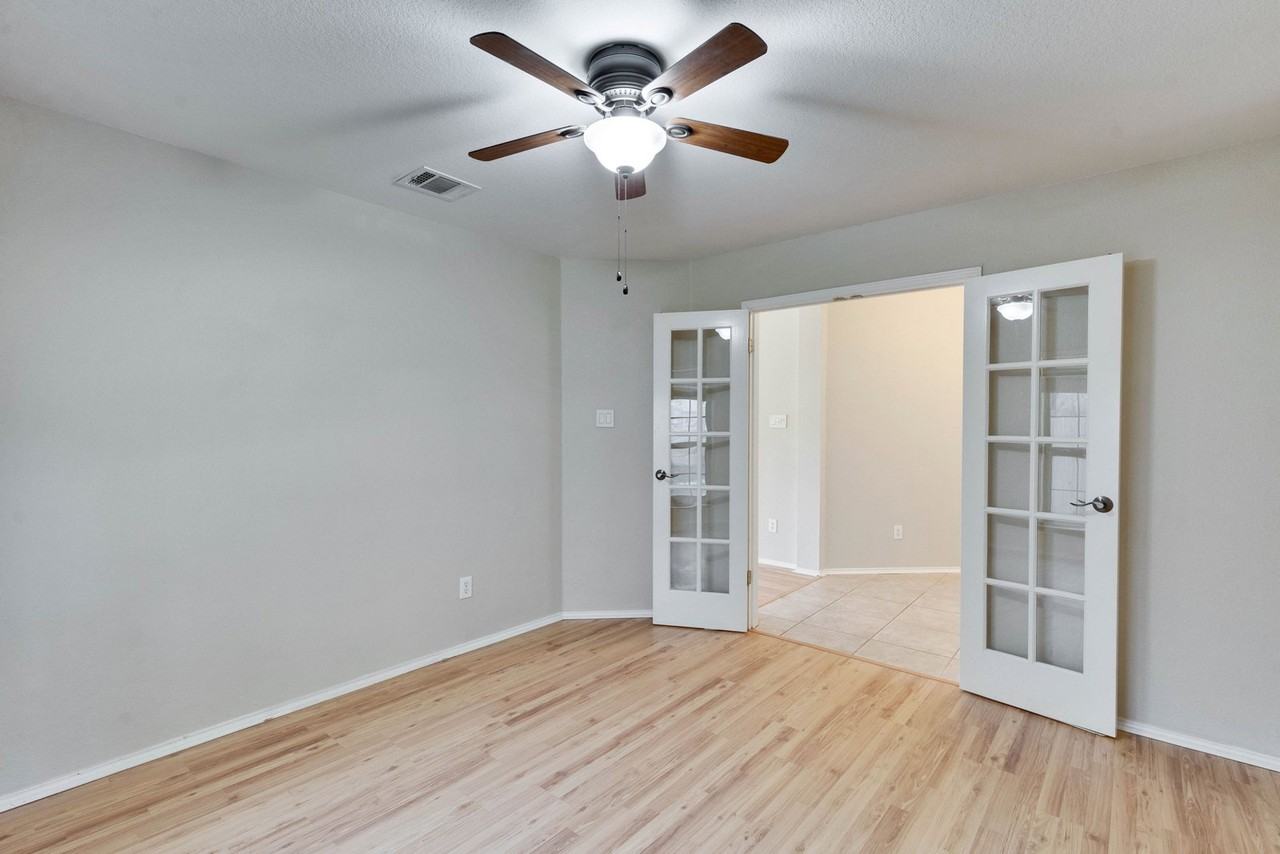 2901 Warwick Way - Photo 6 of 50