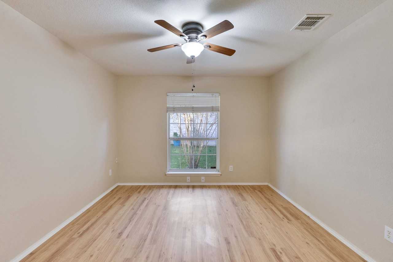2901 Warwick Way - Photo 7 of 50