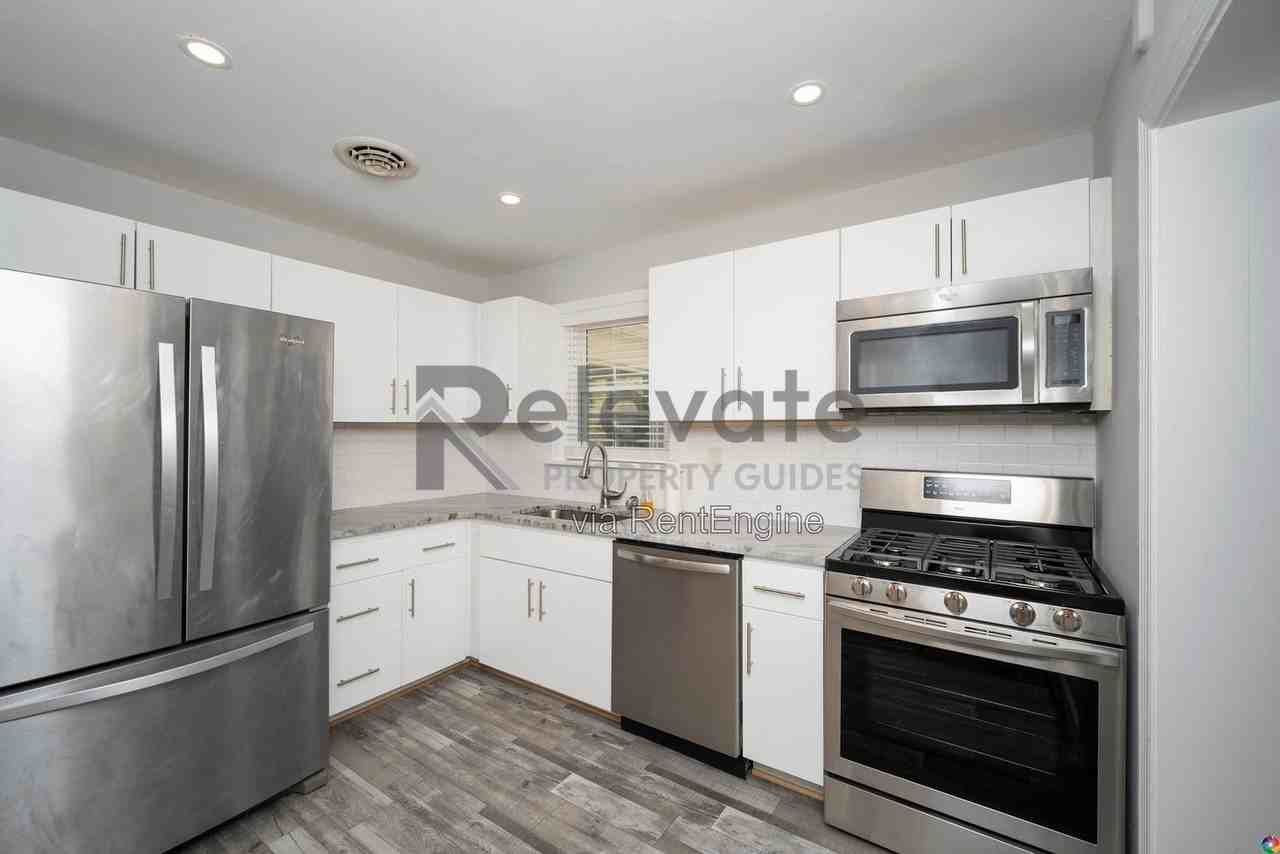 9020 Weldon Dr - Photo 2 of 29