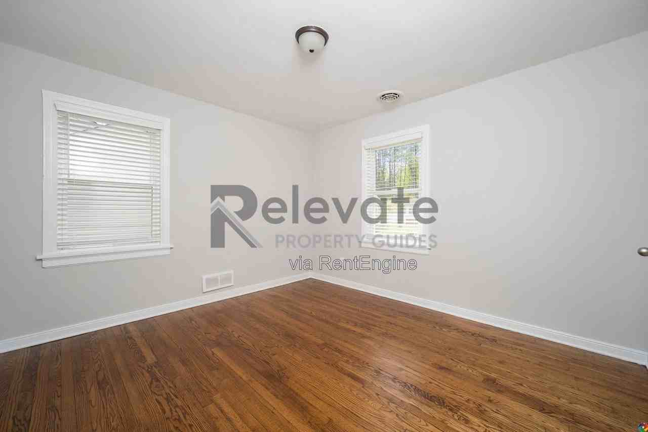 9020 Weldon Dr - Photo 4 of 29