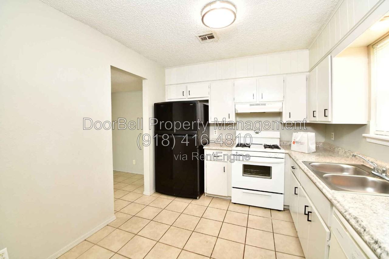 14440 S 302nd East Ave #B - Photo 6 of 17