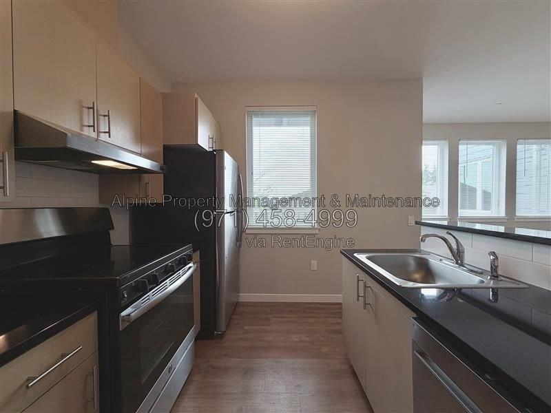 1415 Se Pardee St #201 - Photo 5 of 16