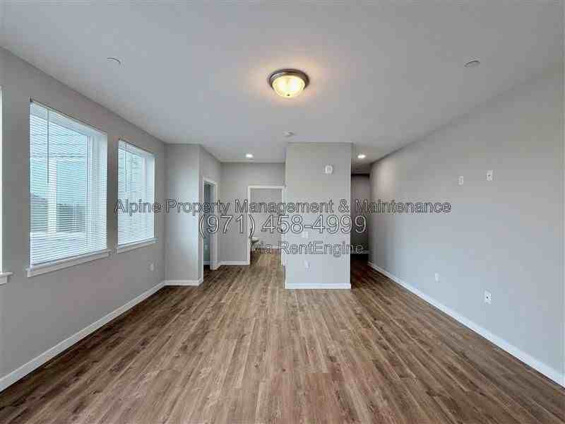 1415 Se Pardee St #201 - Photo 6 of 16