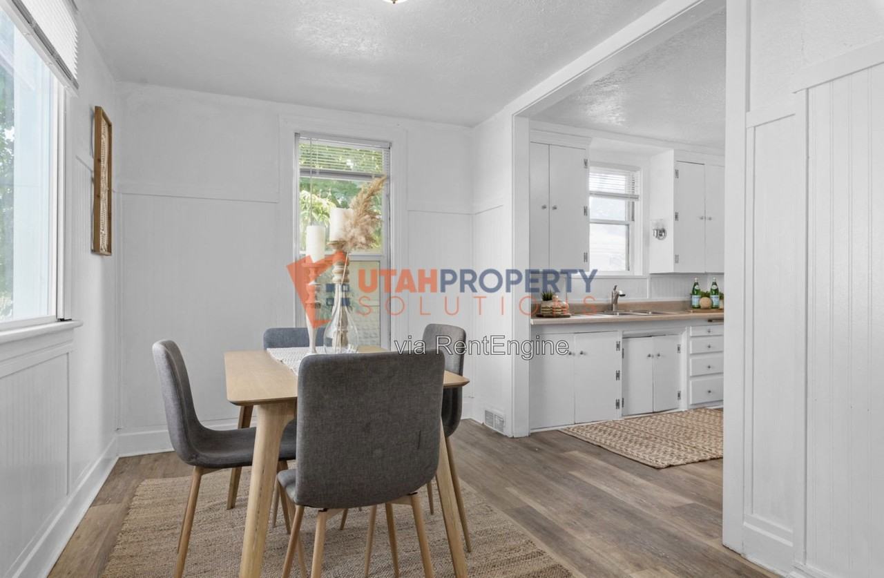 2263 S Green St - Photo 3 of 10