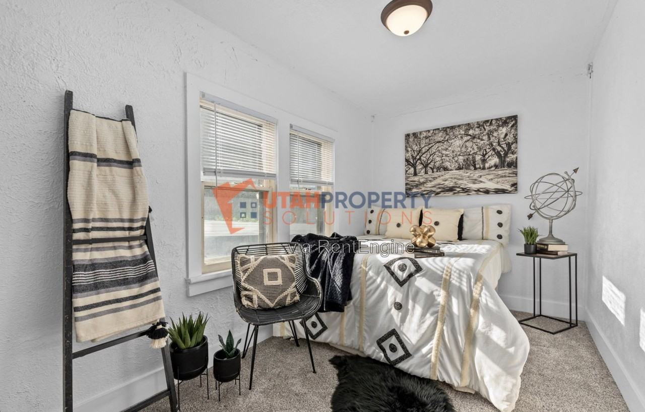 2263 S Green St - Photo 7 of 10