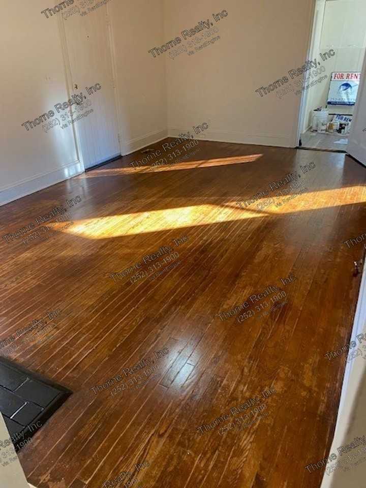 1201 Tarboro St - Photo 7 of 22