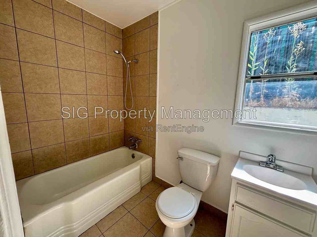 10156 Helendale Ave #10156-1-4 - Photo 5 of 11