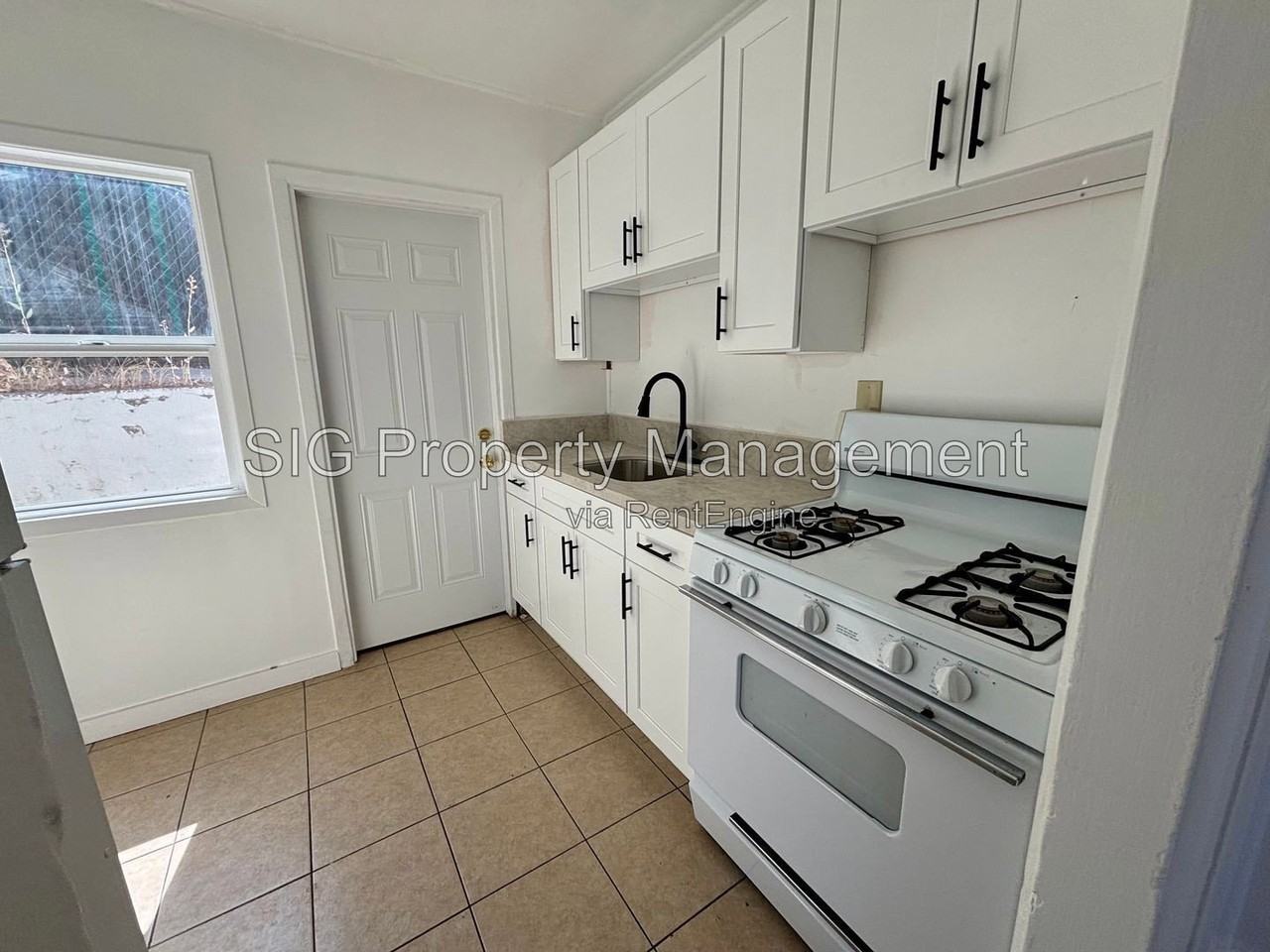 10156 Helendale Ave #10156-1-4 - Photo 6 of 11