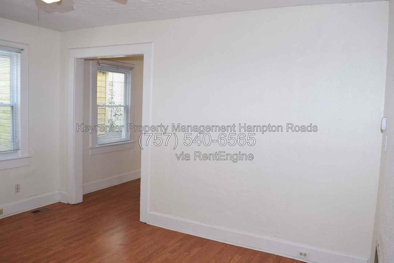 857 W 41st St - Photo 3 of 43