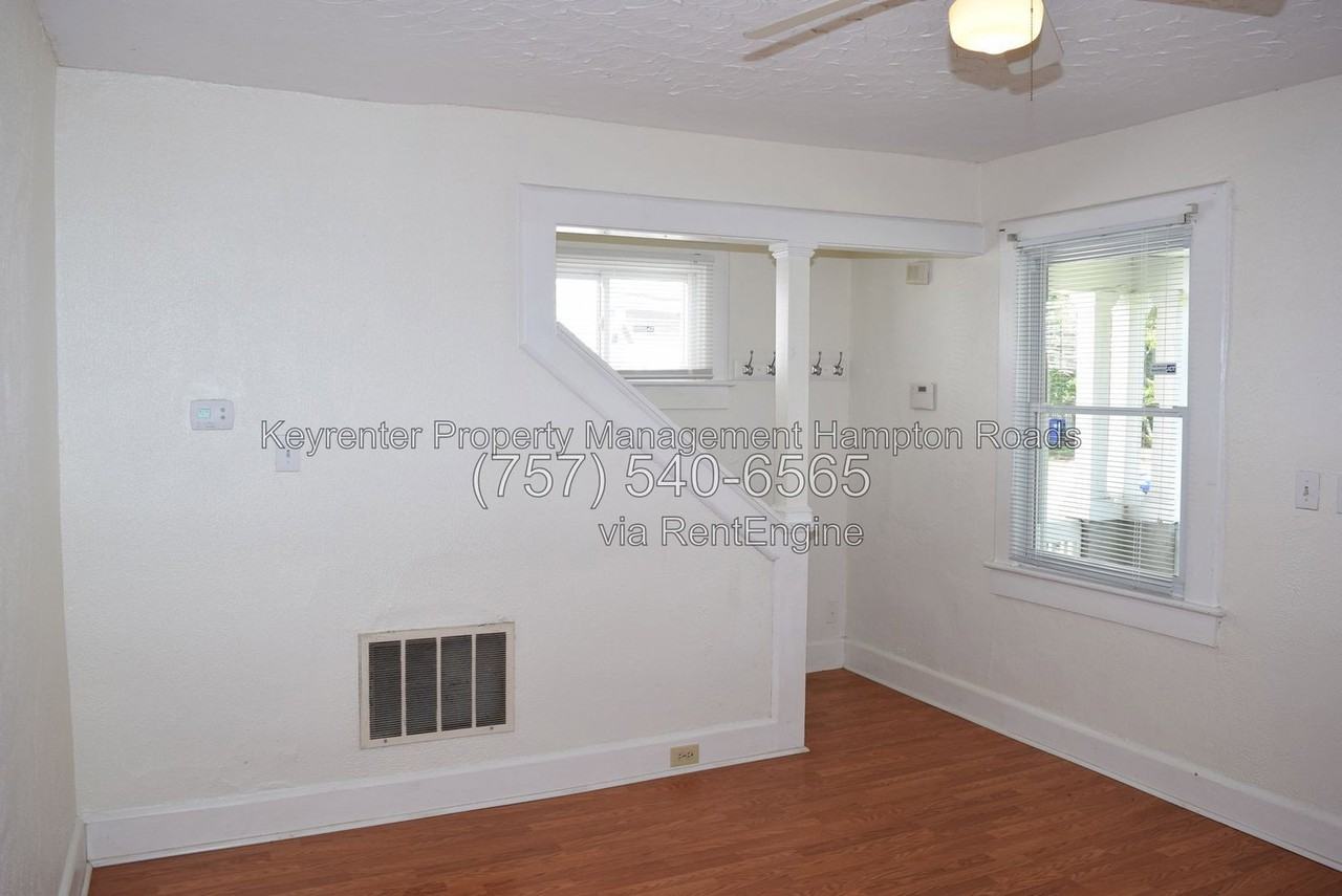 857 W 41st St - Photo 4 of 43