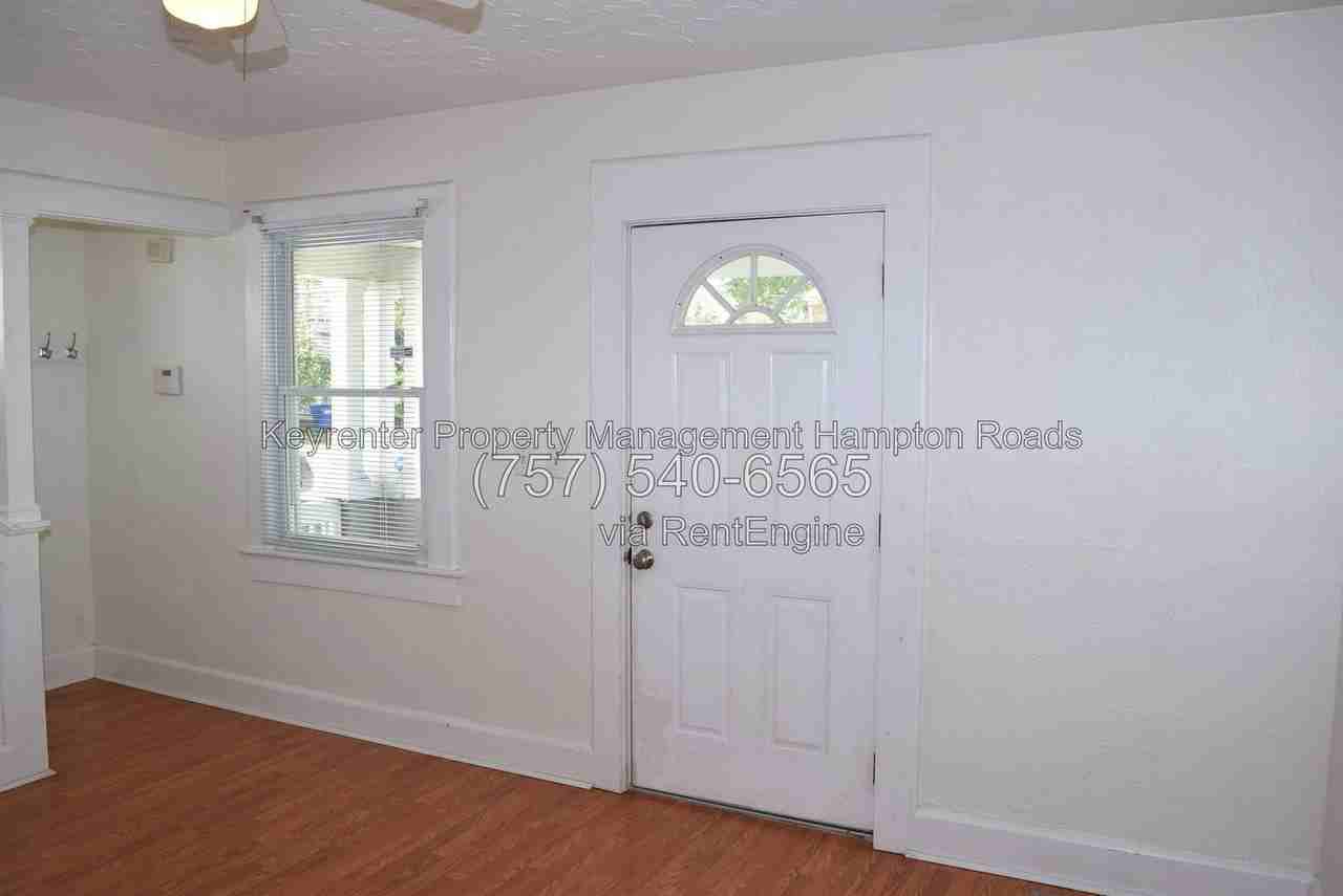 857 W 41st St - Photo 5 of 43