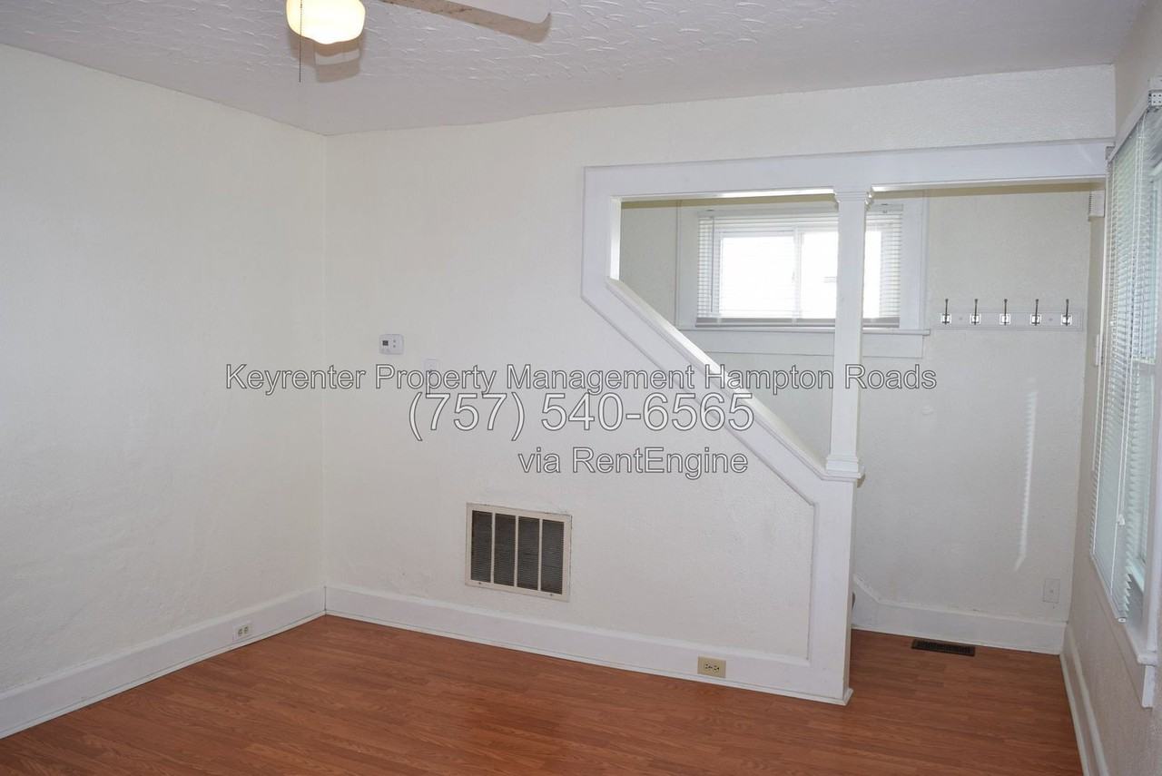 857 W 41st St - Photo 7 of 43