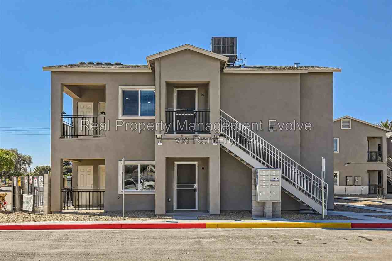 7010 N 80th Ave #3 - Photo 3 of 25