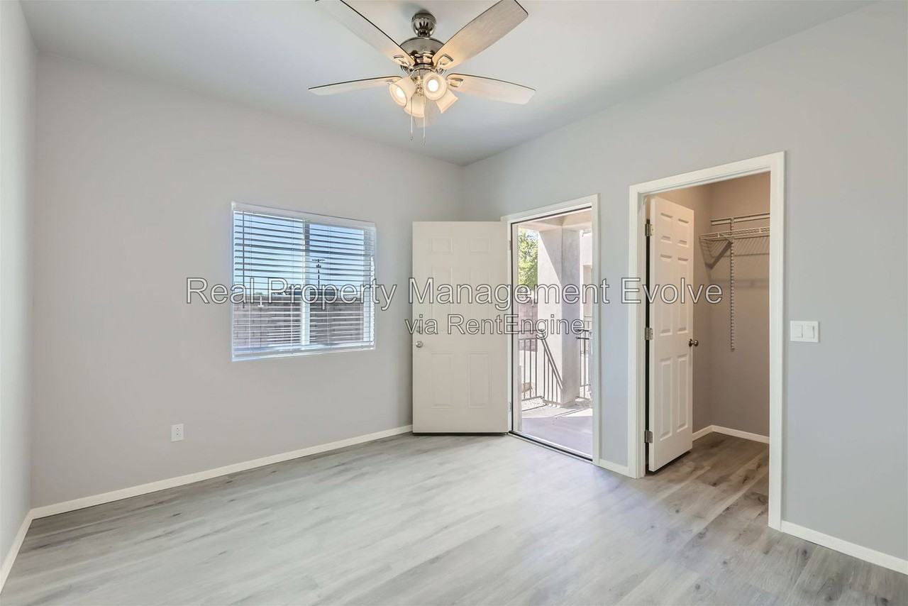 7010 N 80th Ave #3 - Photo 4 of 25