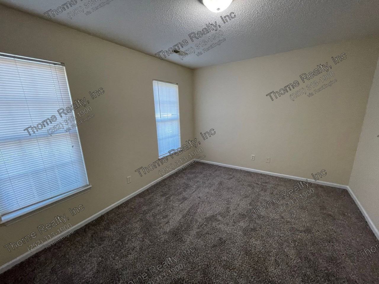 2256 Sherwood Ave - Photo 3 of 18