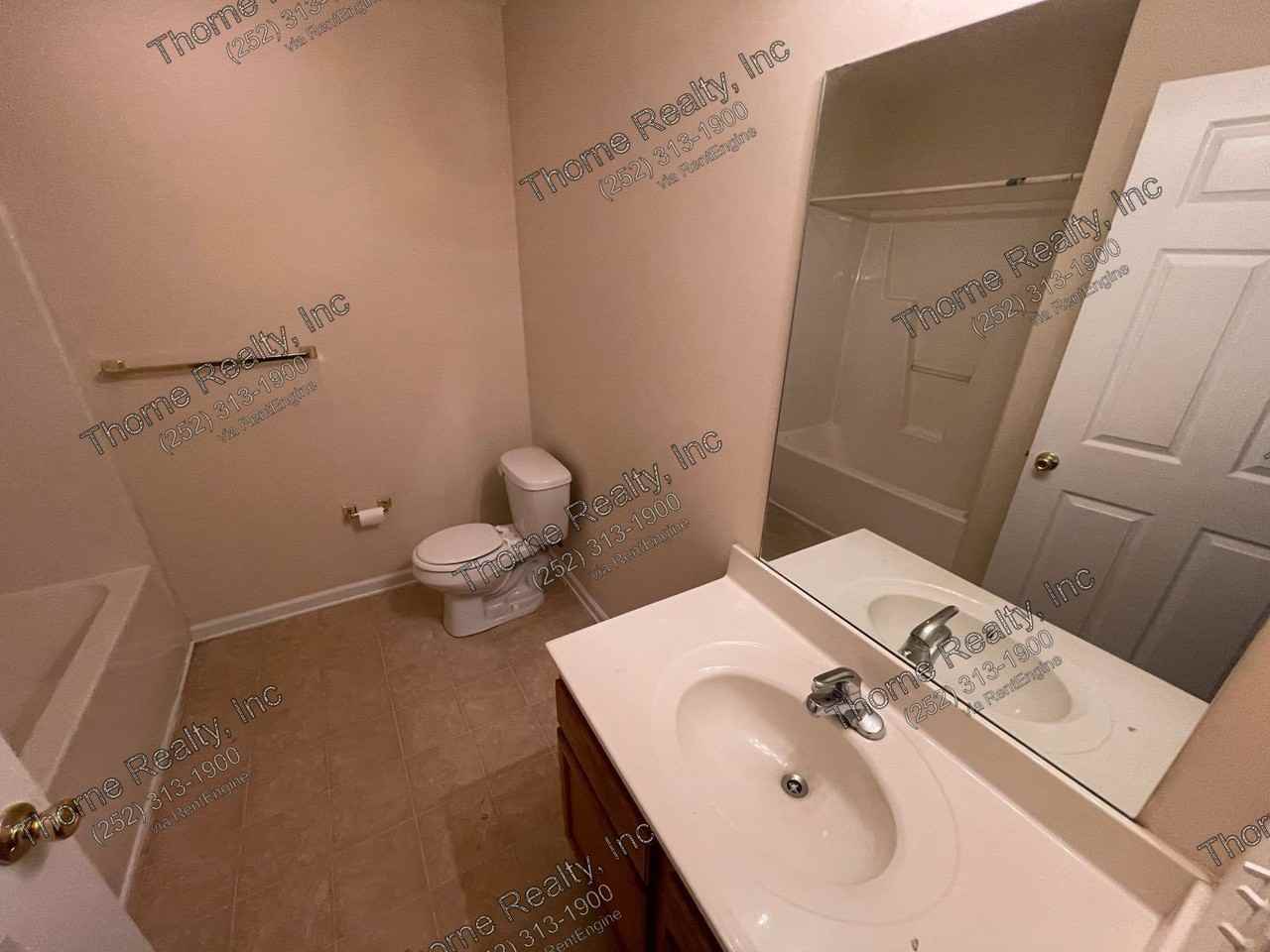 2256 Sherwood Ave - Photo 4 of 18