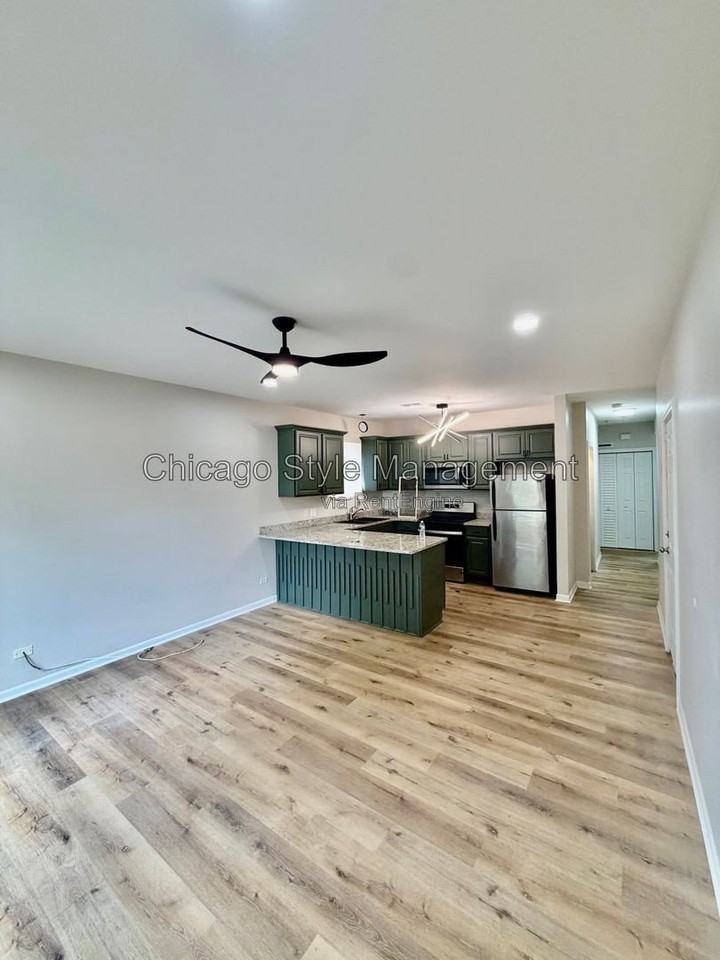 6439 S Saint Lawrence Ave #2
