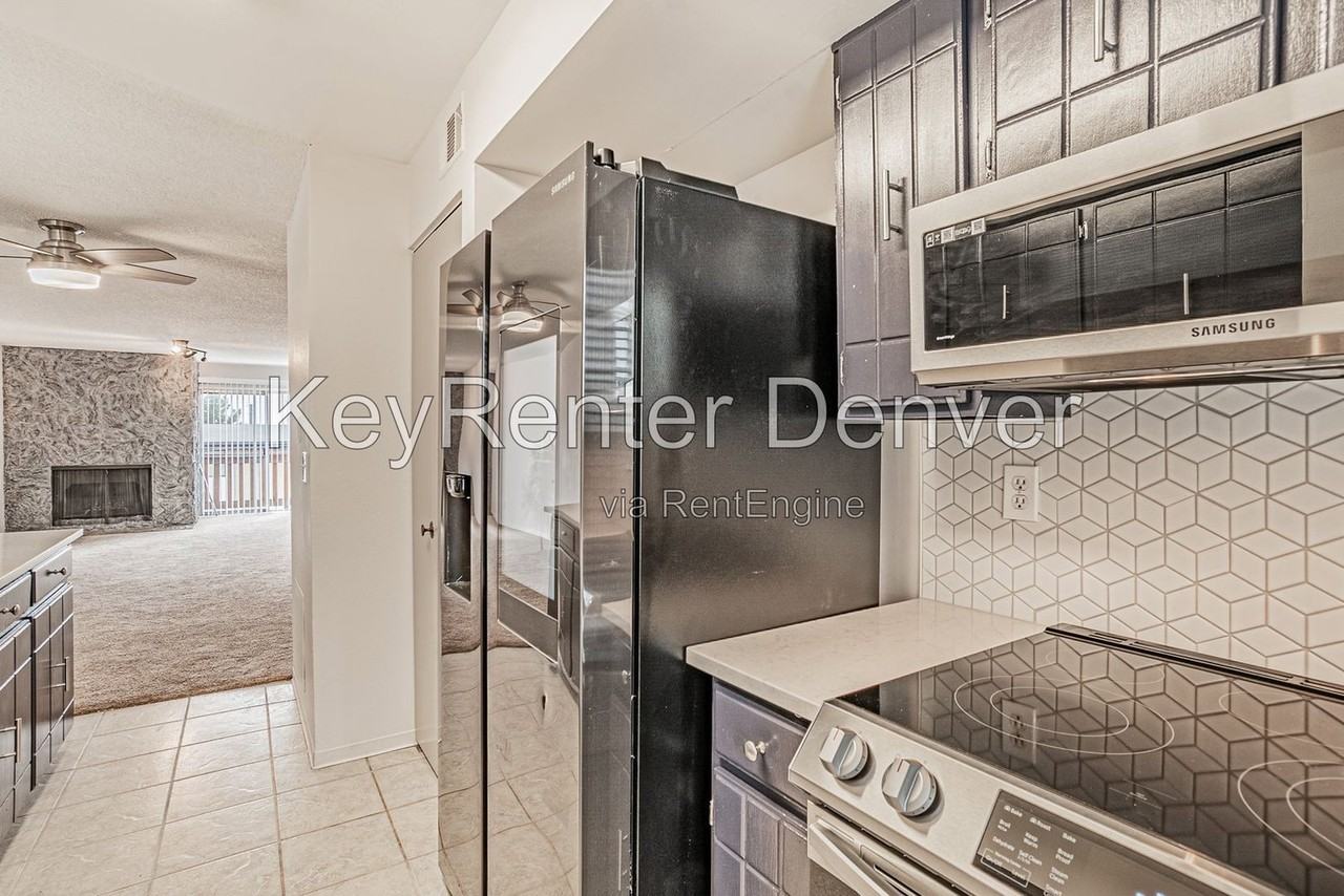 865 S Quebec St #304A - Photo 3 of 26