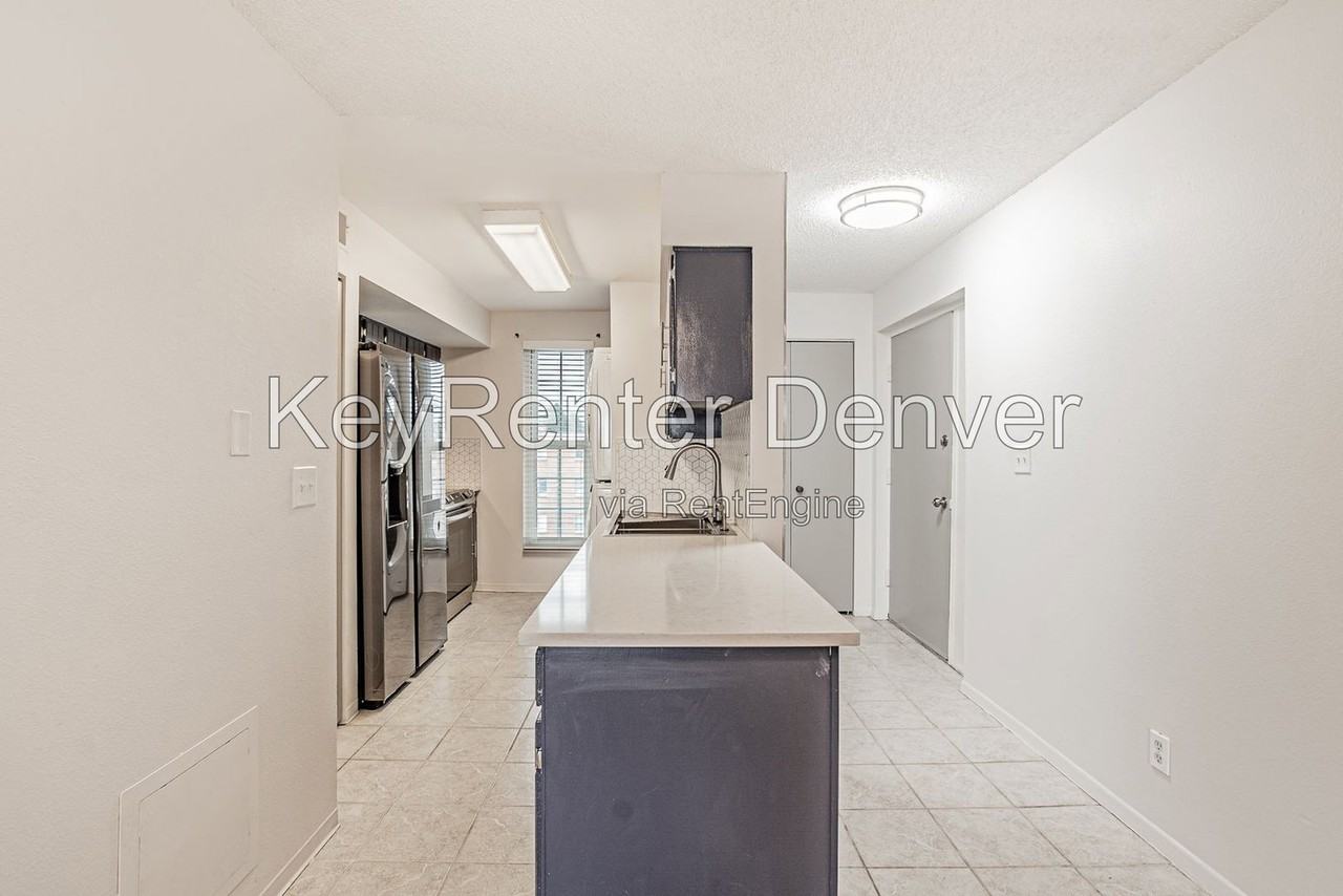 865 S Quebec St #304A - Photo 4 of 26
