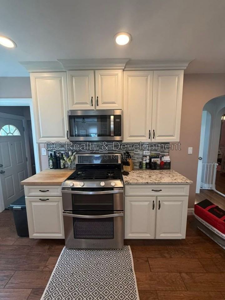 6953 W Summerdale Ave - Photo 3 of 22