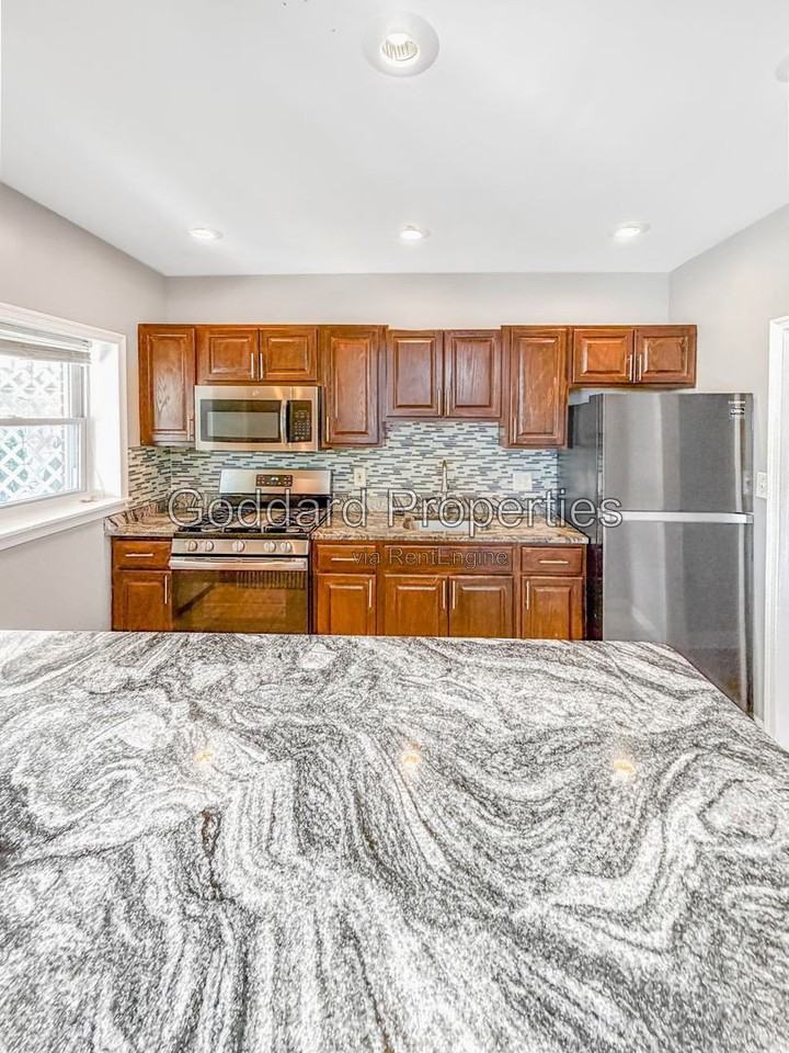 37 N Bernice Ave - Photo 6 of 20