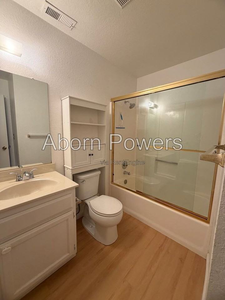 4819 Hillbrook Ct - Photo 6 of 11