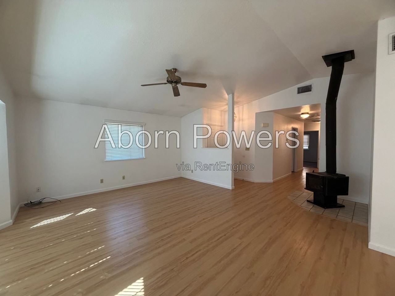 4819 Hillbrook Ct - Photo 7 of 11