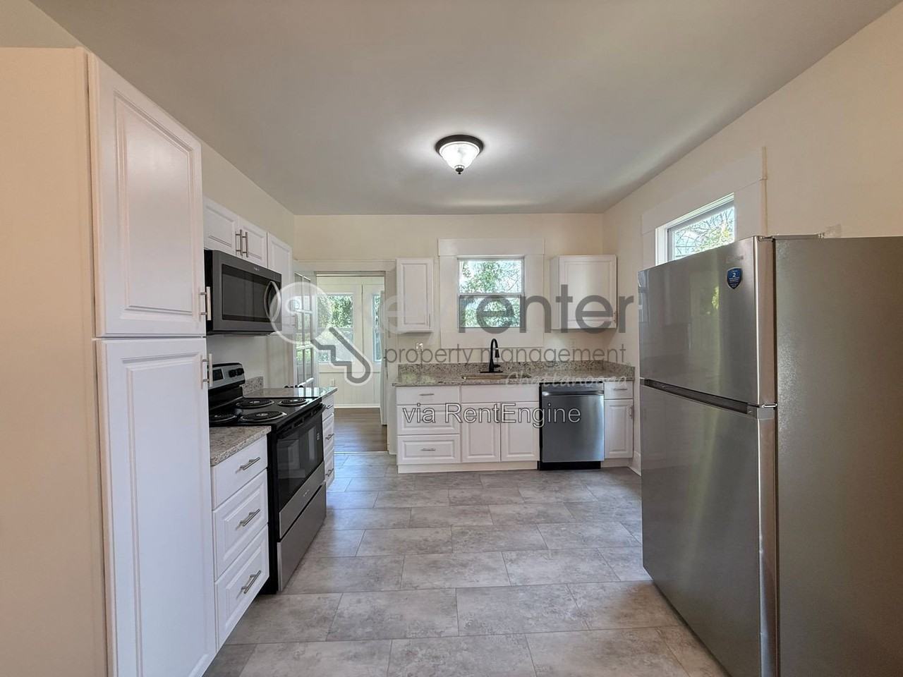 1314 Dallas Rd - Photo 4 of 10